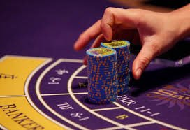 Bàn Baccarat và Roulette Live Casino tại f168 okvip
